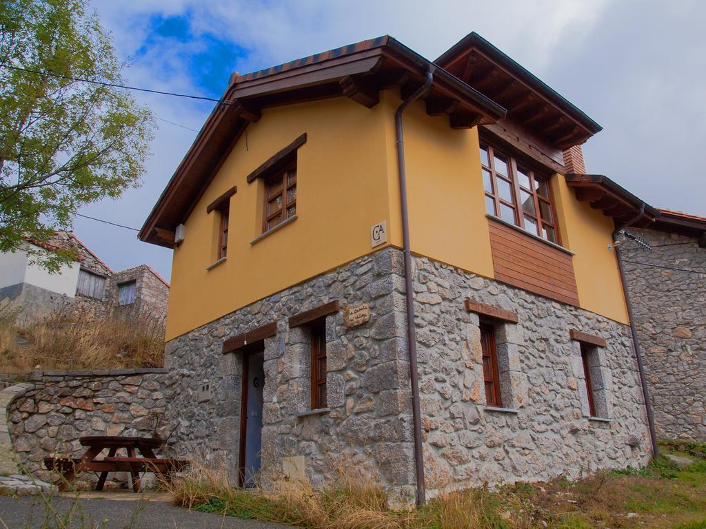 Casa Rural La Cabana Del Valleyu Sotres Exterior photo