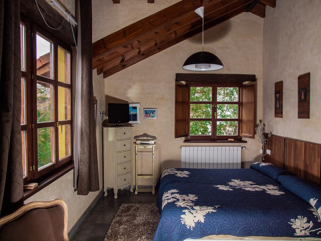 Casa Rural La Cabana Del Valleyu Sotres Room photo