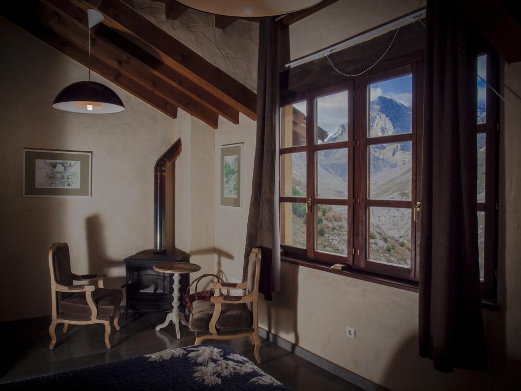 Casa Rural La Cabana Del Valleyu Sotres Room photo